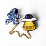 پین زنجیردار Lost in space1