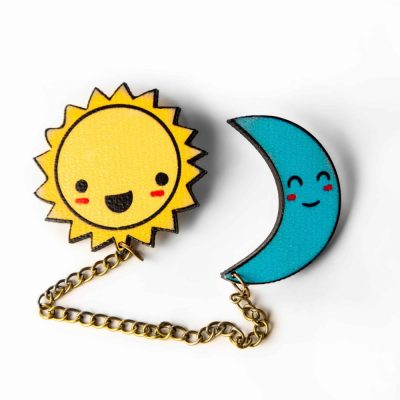 پین زنجیردار Sun & Moon1