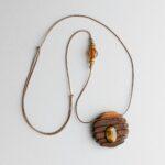 گردنبند چوب درخت سنجد و سنگ چشم ببر