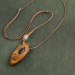 گردنبند چوب گردو و سنگ آمیتیست