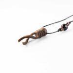 گردنبند چوب گردو تراش دست DNA