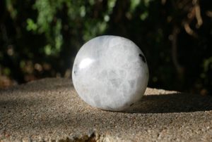 سنگ-قمر-1