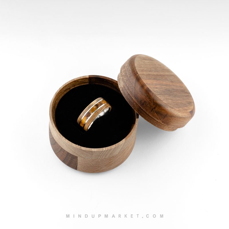 حلقه قدرت ساخته شده با چوب چنار