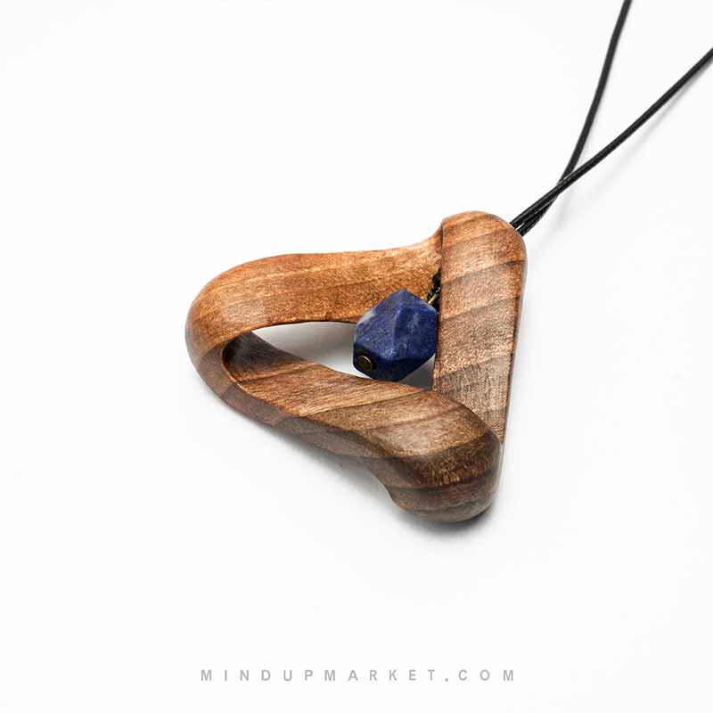 گردنبند سنگی مثلث مارپیچ گردنبند سنگی مثلث مارپیچ