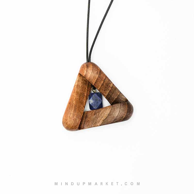 گردنبند سنگی مثلث مارپیچ گردنبند سنگی مثلث مارپیچ