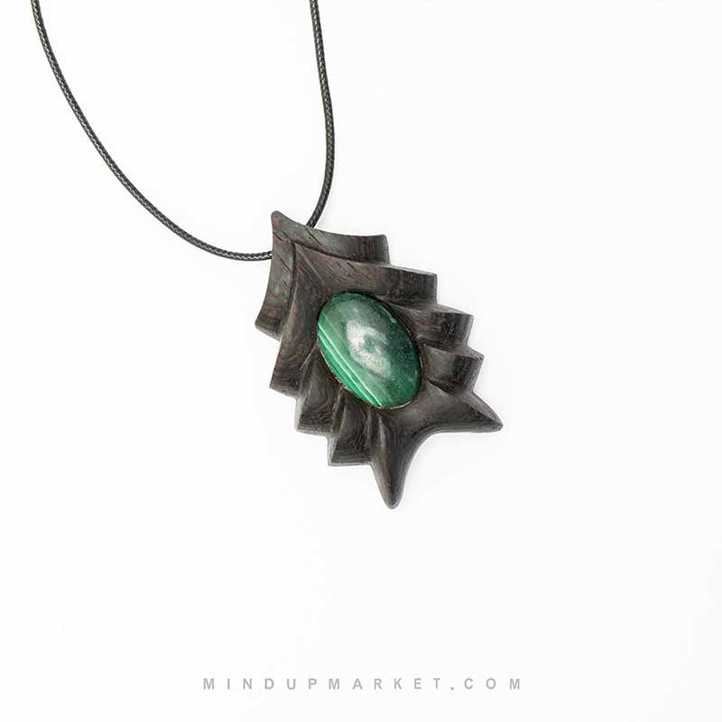 گردنبند سنگی کاج گردنبند سنگی کاج