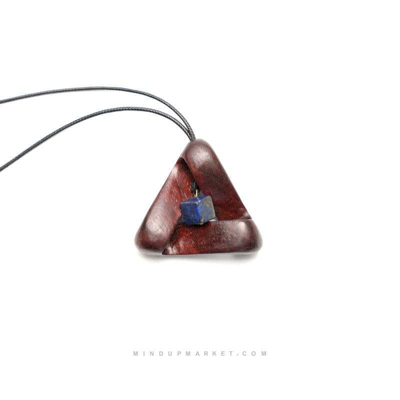 گردنبند سنگی مثلث ناممکن - Image 2