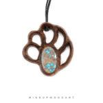 گردنبند چوبی دست‌ ساز با سنگ فیروزه طبیعی