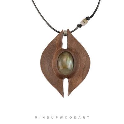 گردنبند چوبی لابرادوریت دست‌ساز
