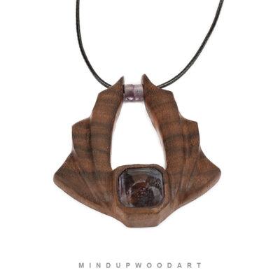 گردنبند چوبی مینیمال با سنگ طبیعی فلوریت