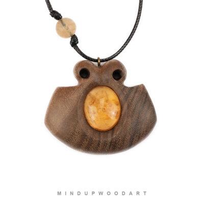 گردنبند چوبی سیترین مدل آرامیس ساخته شده از چوب گردو و سنگ سیترین طبیعی